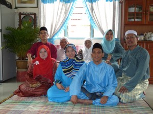 mak, ayah, anak & menantu 2